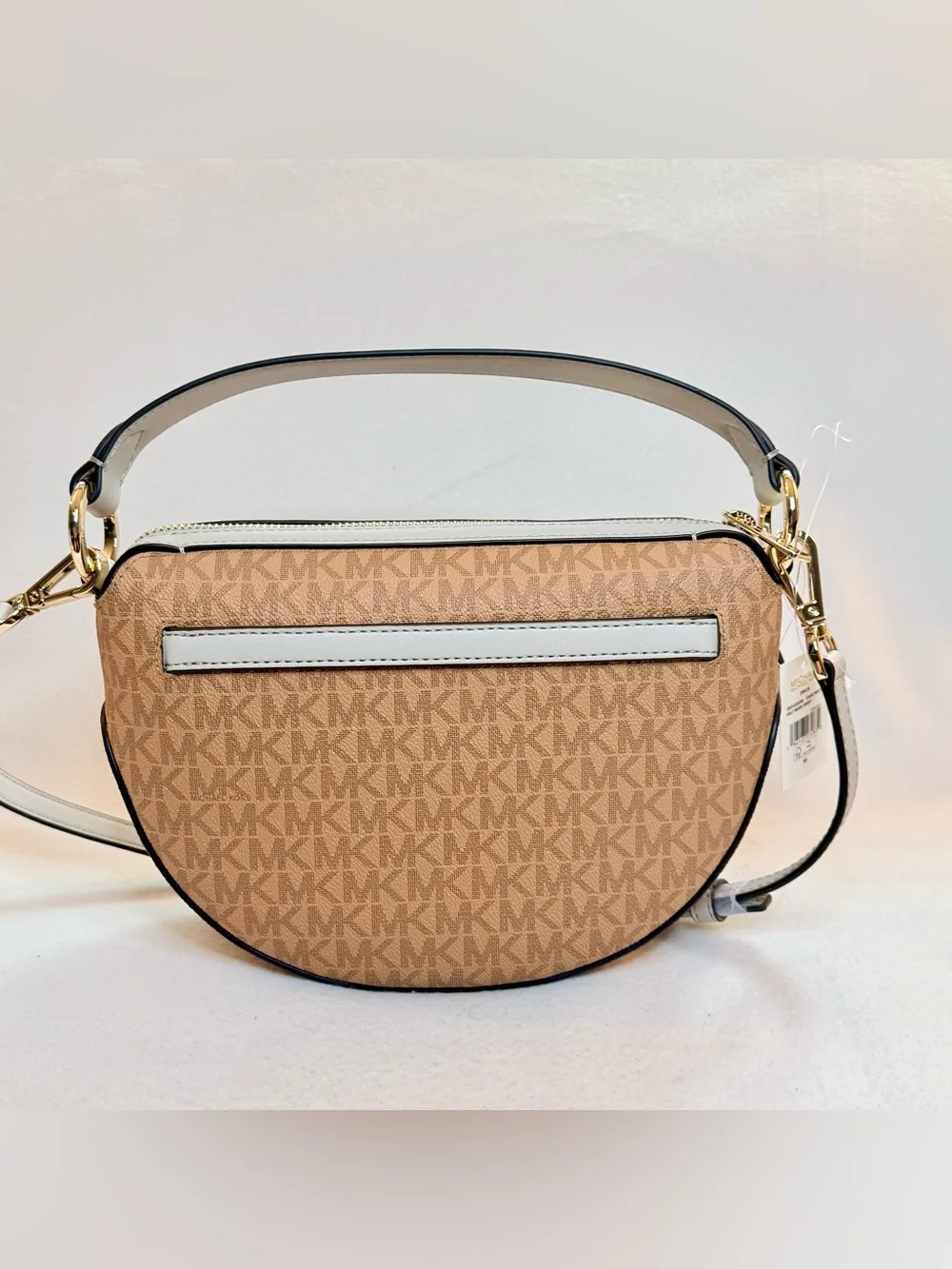 Michael Kors •signature mk
